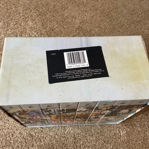 The Beatles Anthology VHS 1996 1 - 8 Tape Set Capital Records Vintage Collector - Picture 6 of 6